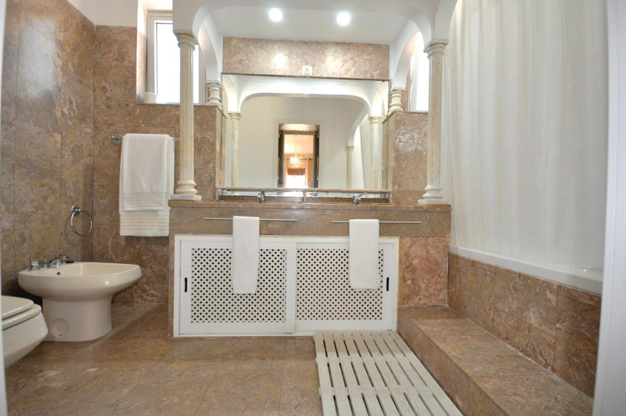 Walking Distance To The Centre - Snooker Table - Private Pool - 5 Bedrooms 奎特里拉 外观 照片